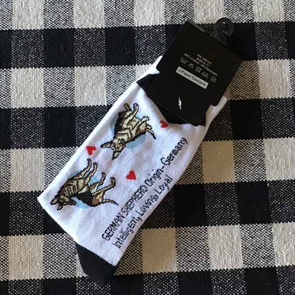 NWT HWA YU Women I ❤️ My GERMAN SHEPHERD Dog Crew Socks Size 9-11 - Picture 2 of 2
